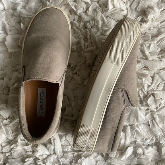 Steve Madden light gray suede slip on sneakers size 6 - Picture 1 of 11